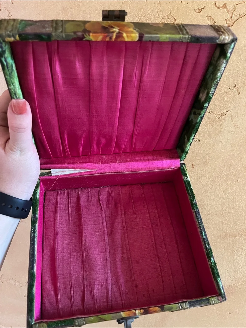 Vintage Ornate Floral Portrait Jewelry Box in Purple and Green